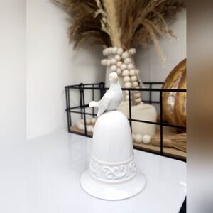 Vintage Avon White Dove Bell - Collectible Bell - The Tapestry Collection 1981